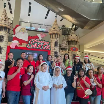 SMP Marsudirini St. Theresia Meriahkan Natal di Kampung Sant
